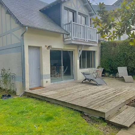 Σπίτι διακοπών Maison Proche Plages. Bénerville-sur-Mer